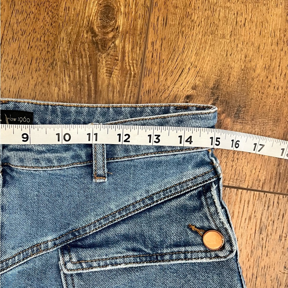 House of Harlow 1960 Medium Blue Denim Mini Skirt with Front Patch Pockets - Picture 6 of 7